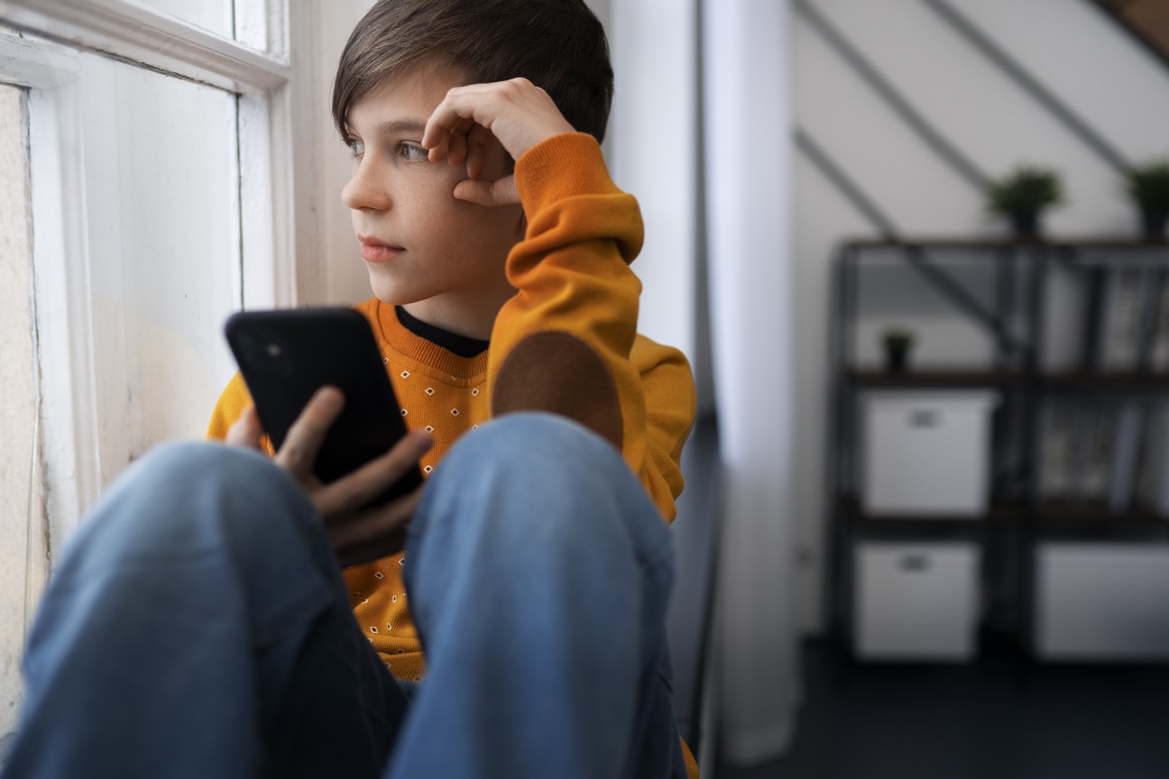 Adolescent smartphone